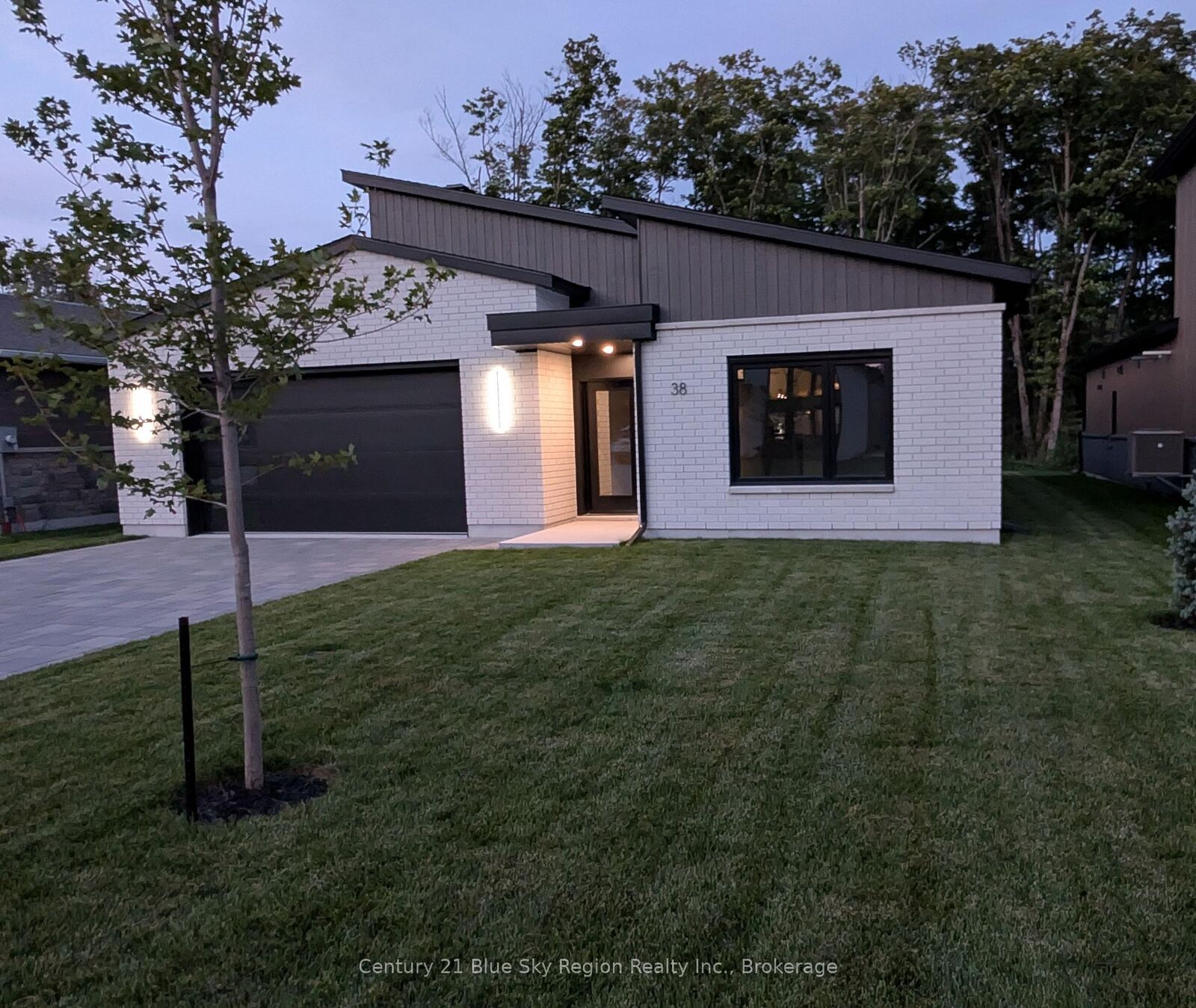 Property Photo:  38 Katie Ann Crescent  ON P1C 1M8 