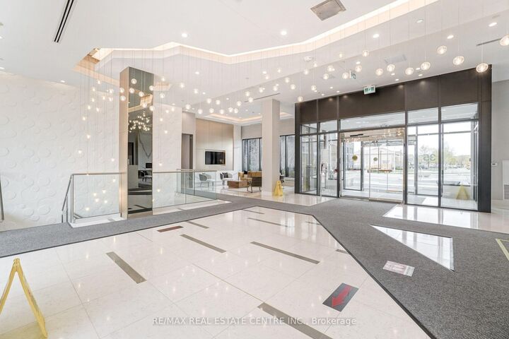 Property Photo: 35 Watergarden Drive 2414 ON L5R 0G8