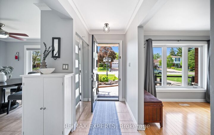 Property Photo: 7 Goodwood Road ON L6S 1C4