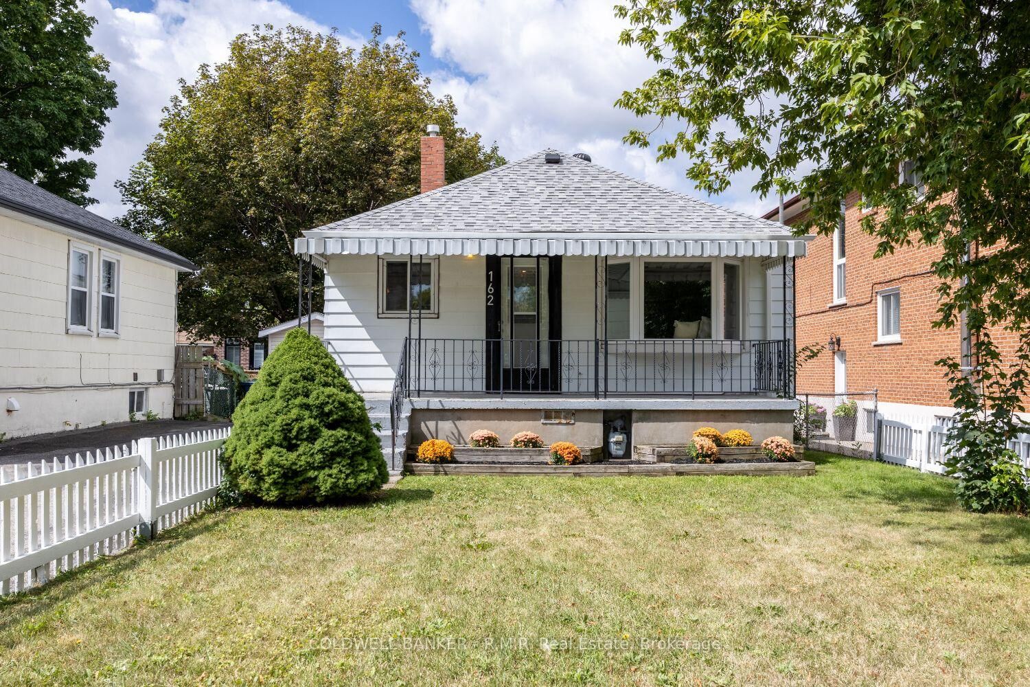 Property Photo:  162 Magnolia Avenue  ON M1K 3K8 