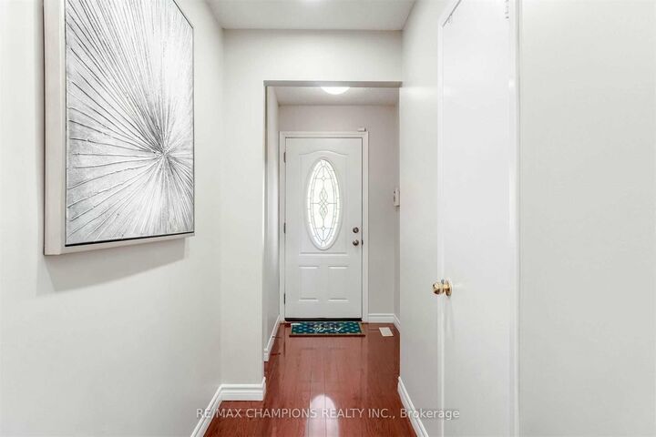 Property Photo: 60 Banting Crescent ON L6Y 2K9