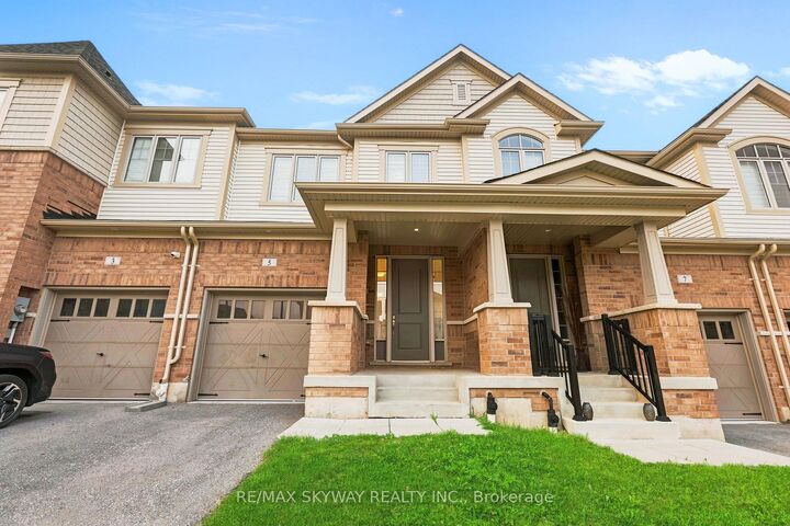 Property Photo: 5 Gloria Street N ON N2R 0R1