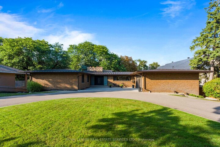23 Lorraine Gardens — photo 1