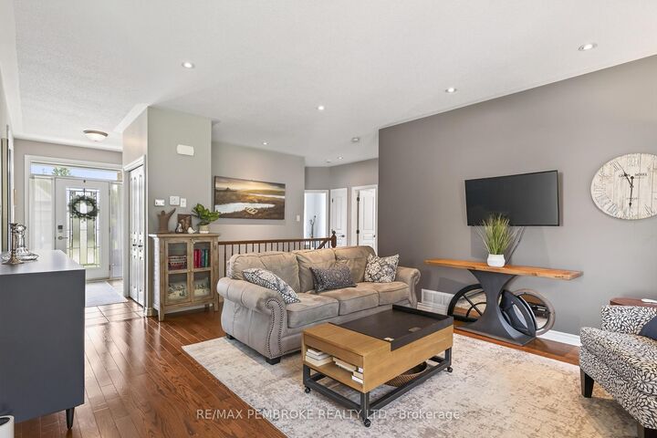 Property Photo:  26 Bedard Boulevard  ON K8H 0B7 