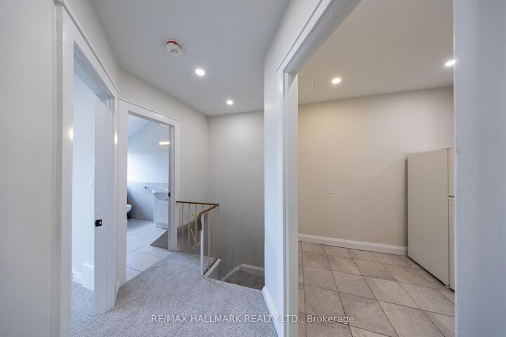 Property Photo:  1366 Davenport Road Upper  ON M6H 2G9 