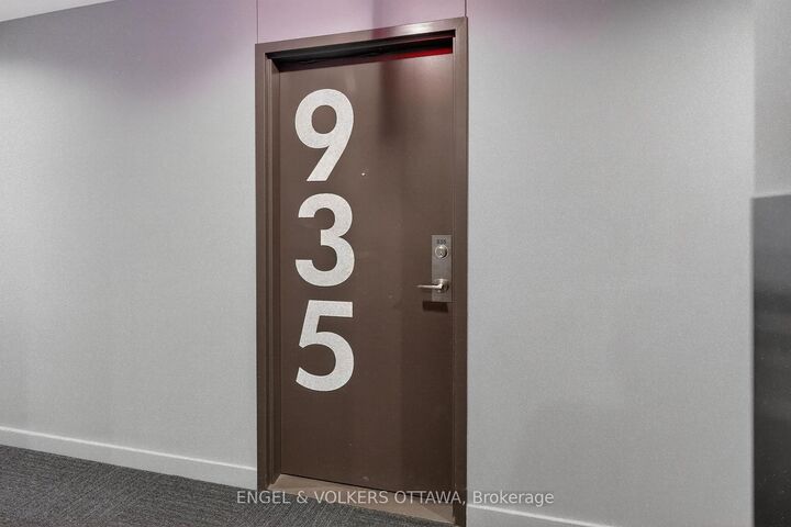 Photo de la propriété: 340 McLeod Street 935 ON K2P 1A4