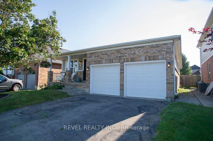 Property Photo: 48 Lovell Crescent ON N3T 6P3