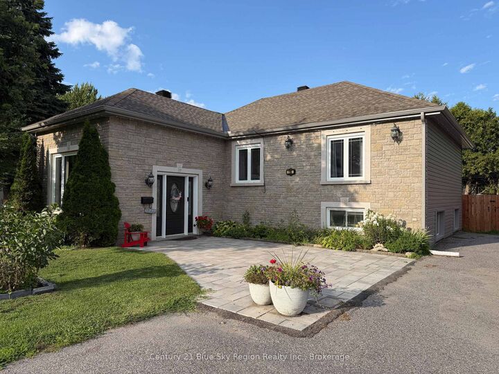 Property Photo:  116 Campbell Avenue  ON P1A 1V9 