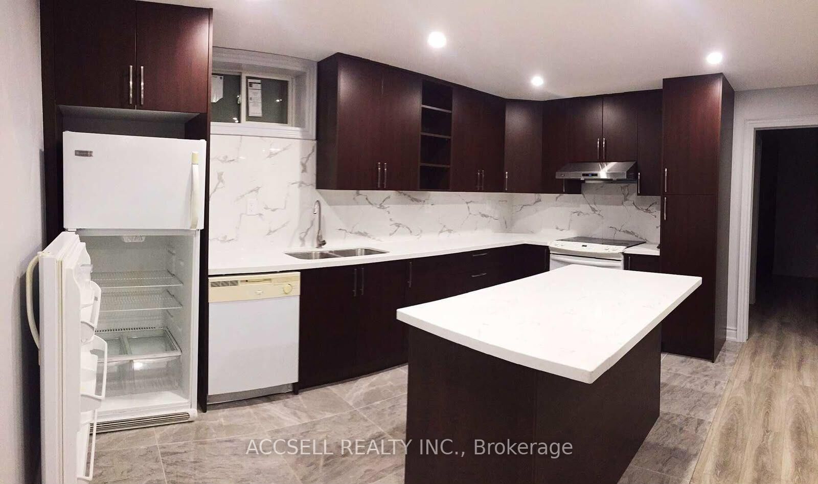 Property Photo:  137 Castan Avenue Basement  ON L3R 4R9 