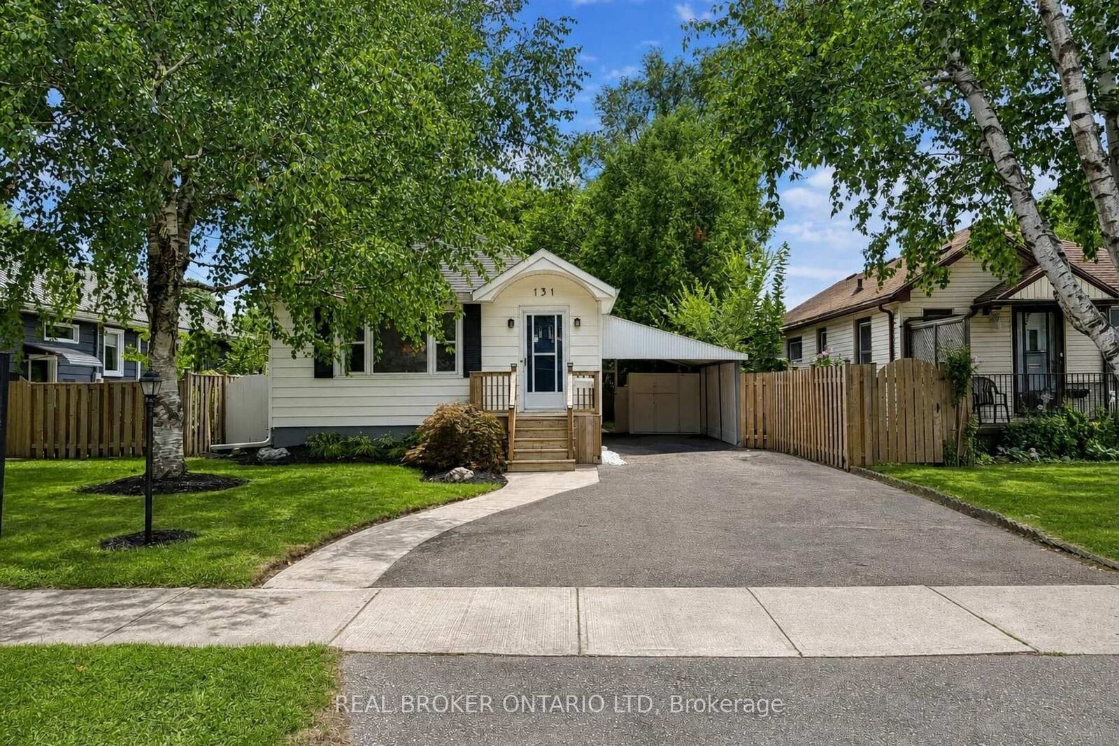 Property Photo: 131 Bond Street ON N6C 1W6