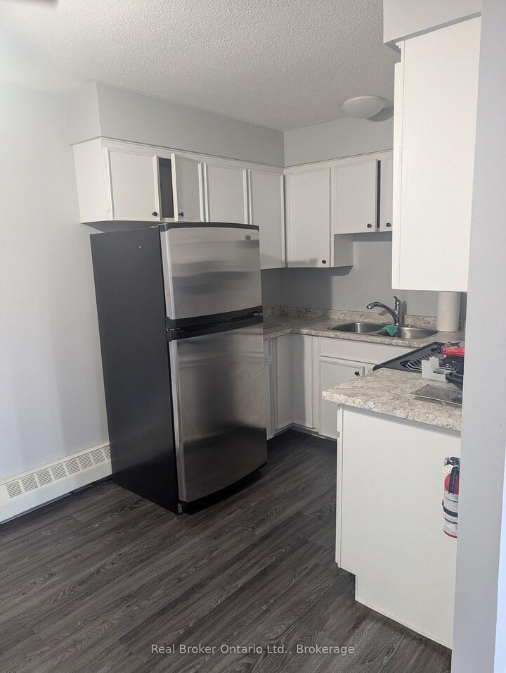 Photo de la propriété:  301 West Street N 7  ON L3V 5E1 