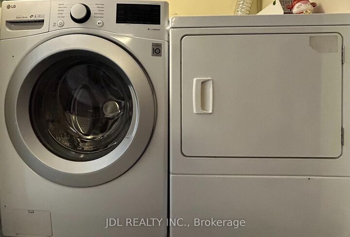 Property Photo:  186 Wilfred Ave Avenue Suite A 2nd Floor  ON M2N 5C9 