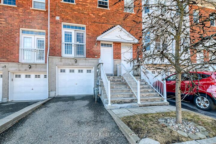 Property Photo: 28 Loring Doolittle Court ON L4G 7Y8