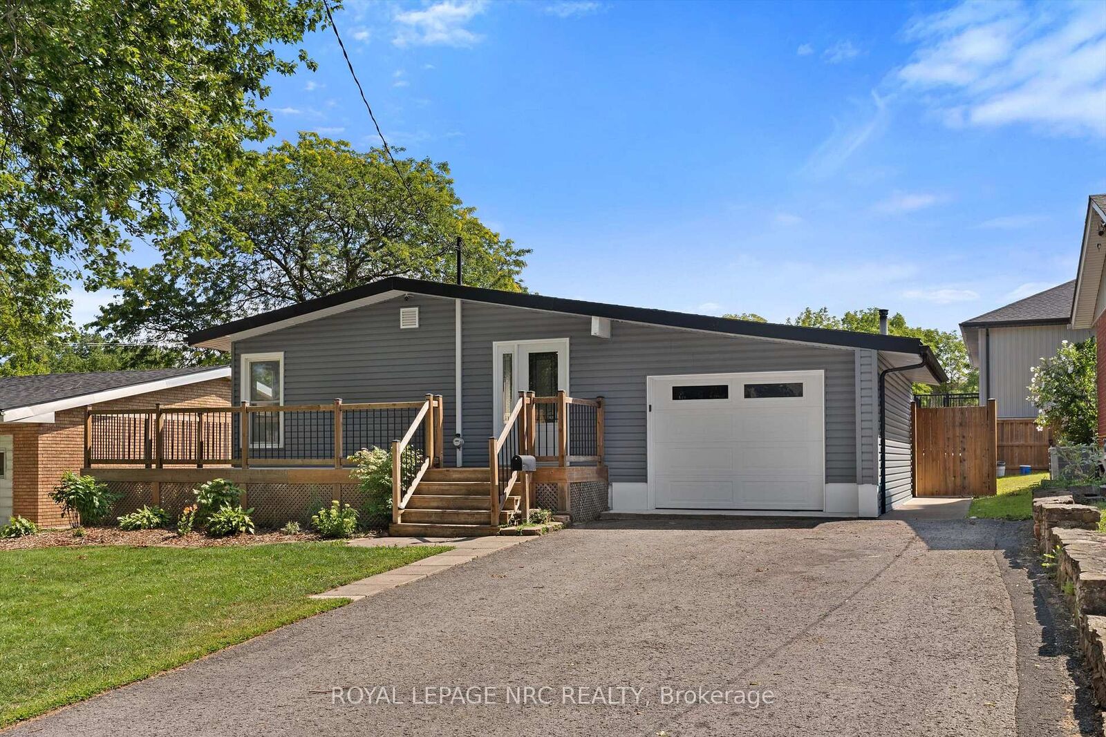 Property Photo:  64 Welland Street N  ON L2V 2C1 