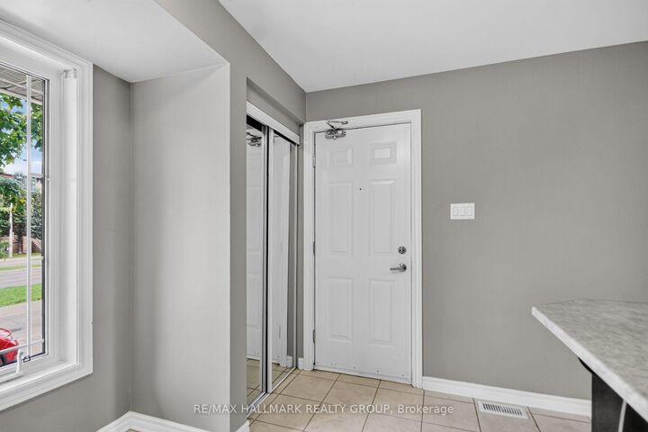 Property Photo:  580A Chapman Mills Drive  ON K2J 3V2 