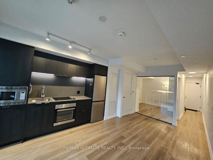 Property Photo:  1 Jarvis Street 809  ON L8R 0A8 