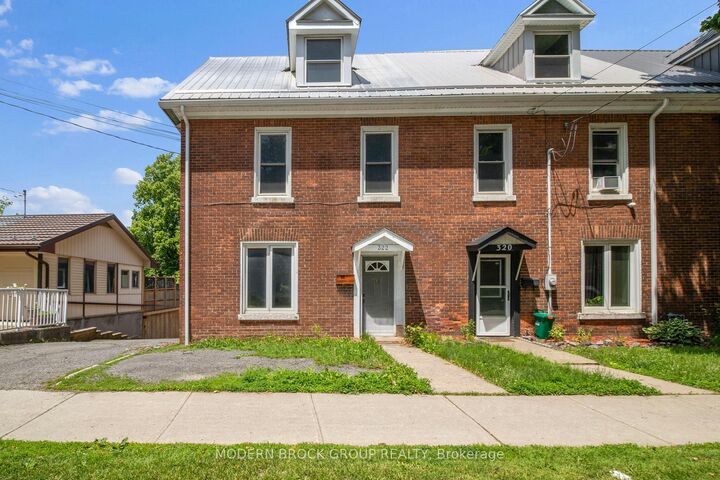 322 King Street W — photo 1