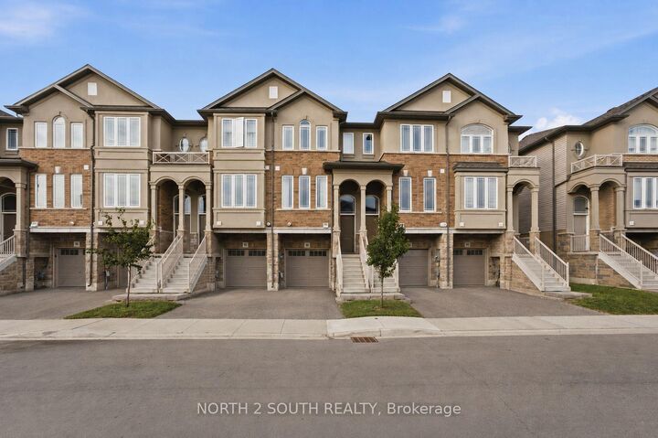 90 Laguna Village Crescent — photo 1
