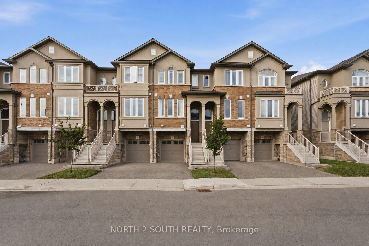 Property Photo:  90 Laguna Village Crescent  ON L0R 1P0 