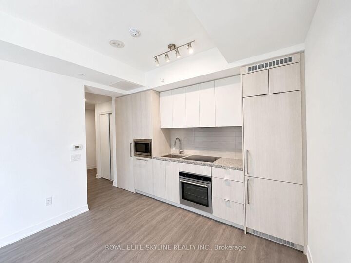 Property Photo: 115 Blue Jays Way 2812 ON M5V 0N4