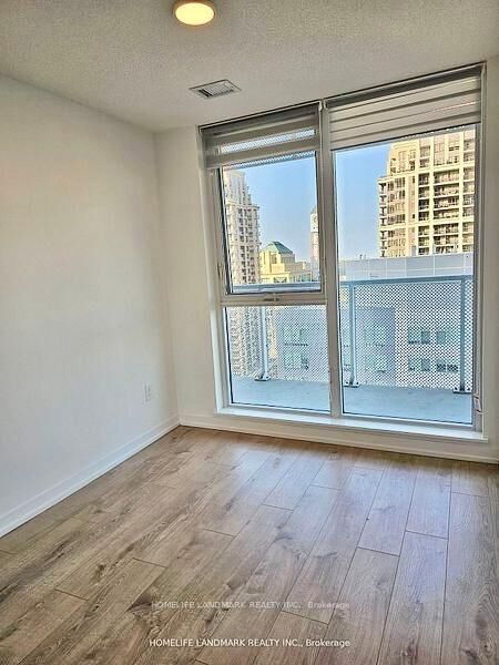 Property Photo: 4065 Confederation Parkway 1808 ON L5B 0L4