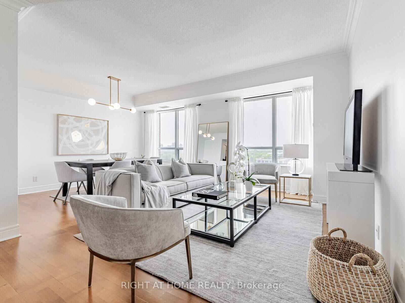 Property Photo: 1 Clairtrell Road Rg1 ON M2N 7H6