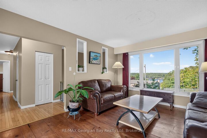 Property Photo:  329 Church Street  ON L9M 1G5 