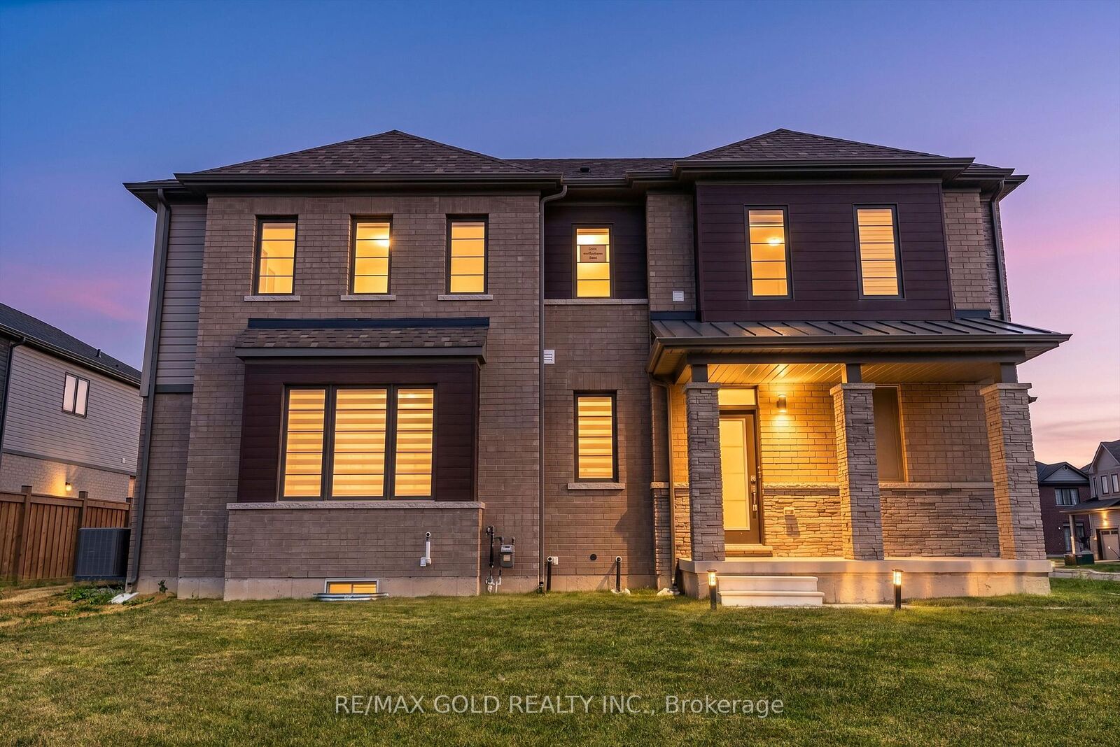 Property Photo:  25 Heritage Way  ON L2V 0N9 