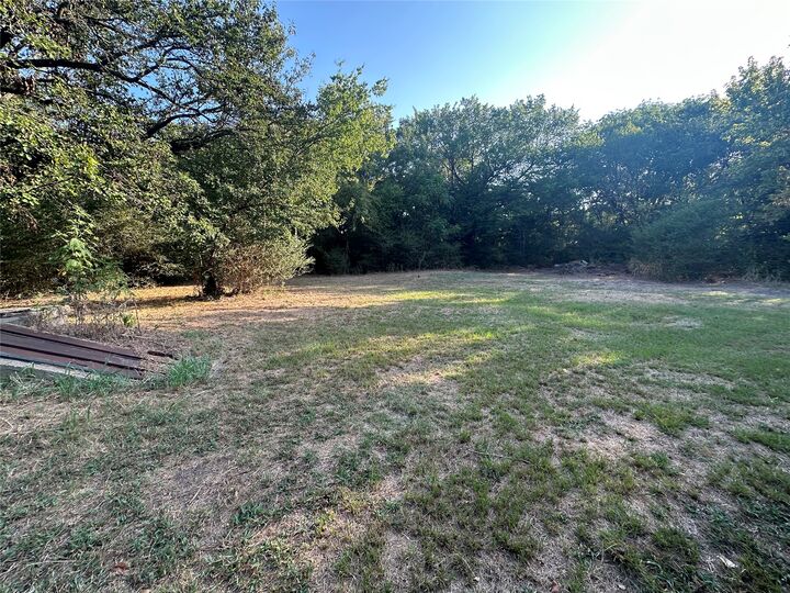 Property Photo:  413 E Leecraft  OK 74733 