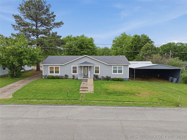 Property Photo:  906 1st Street  OK 74561 