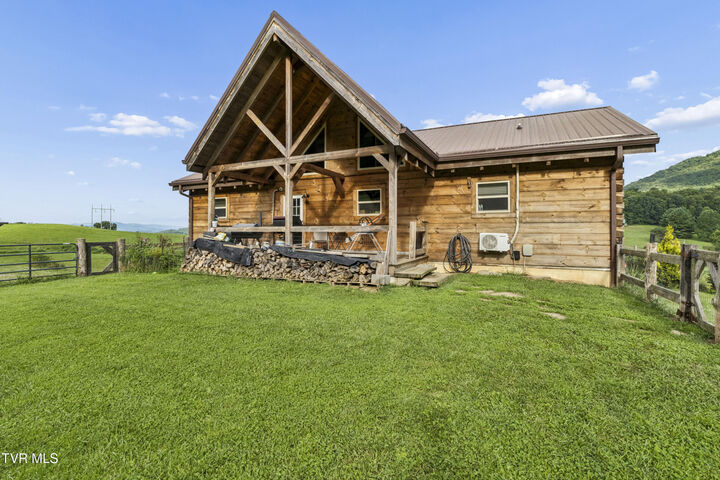 Property Photo:  908 Avery Branch Road  TN 37683 