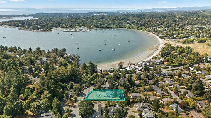Property Photo: 3934 Telegraph Bay Rd BC V8N 4H7