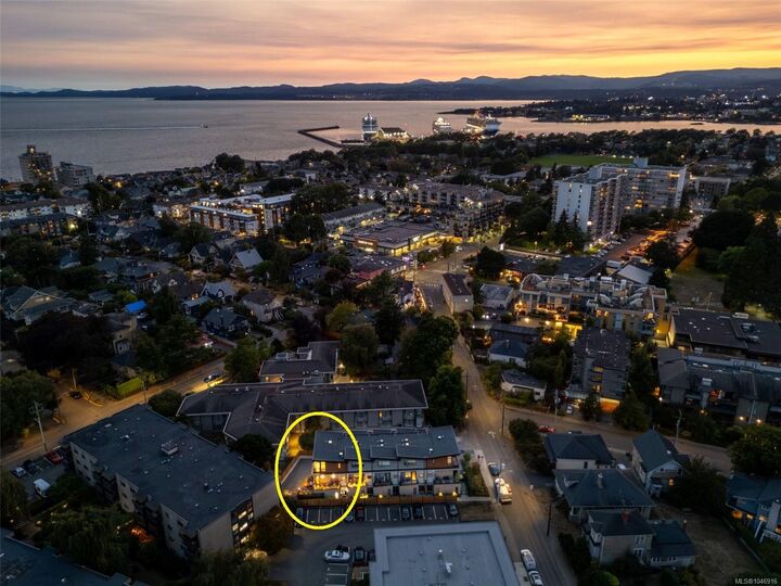 Property Photo: 549 Toronto St #5 BC V8V 1P1