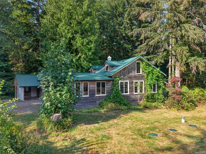 Property Photo: 6565/6553 Fitzgerald Rd BC V9J 1N7