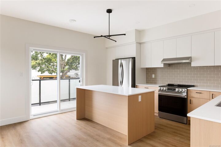 913 Dale St #1 — photo 1