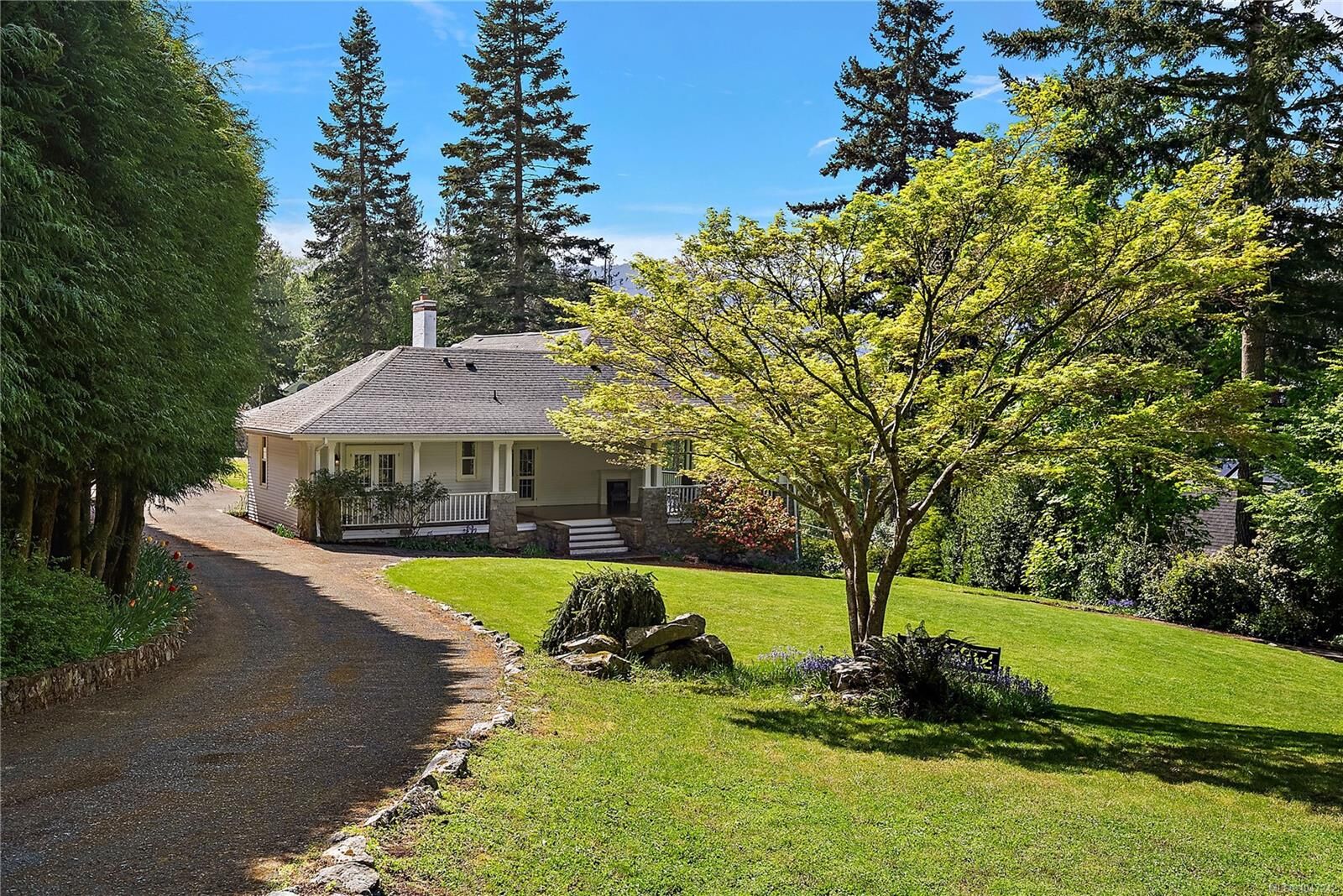 Property Photo: 600 Seacliffe Rd BC V8L 5W1