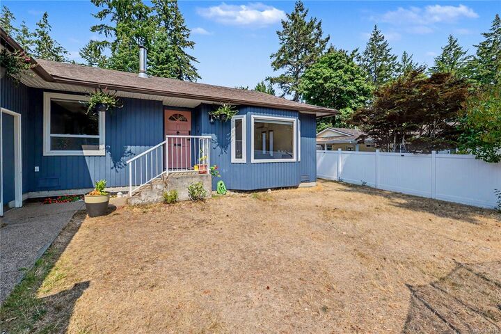 Property Photo: 3730 Departure Bay Rd BC V9T 1C4