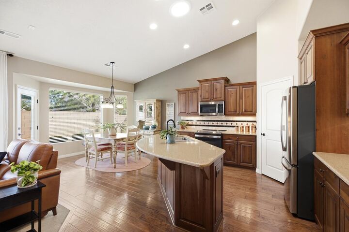 Property Photo:  1430 W Songbird Dr  UT 84790 