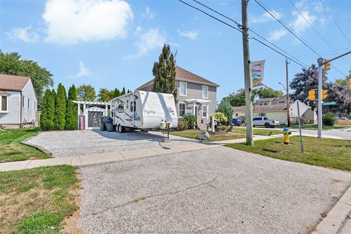 Property Photo: 858 Lesperance ON M8N 1W7