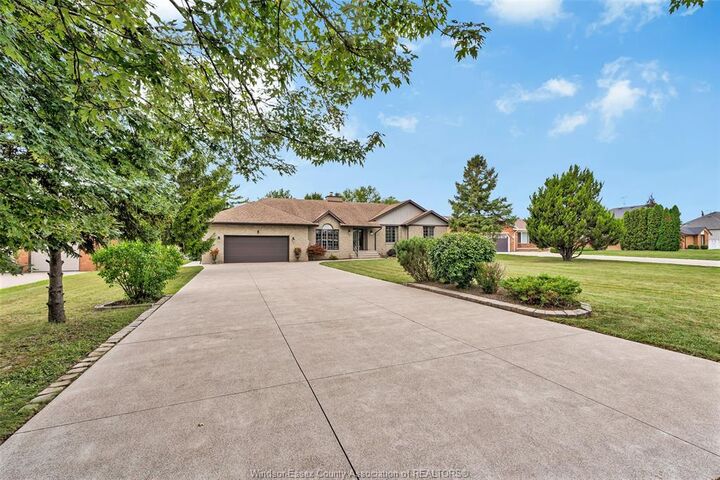 Property Photo: 367 Elmstead ON N8N 2L9