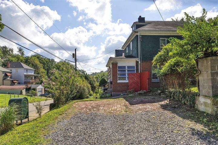 Property Photo:  2802 Salisbury Street  PA 15210 