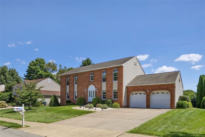 Property Photo:  204 Trillium Dr  PA 16066 