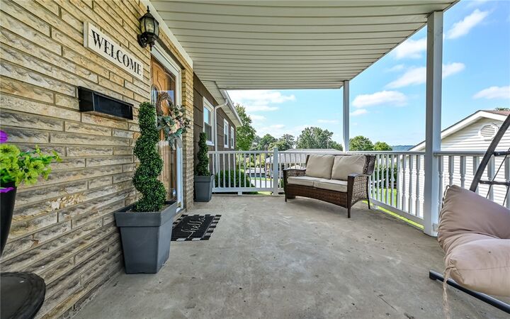 Property Photo:  717 June Lee St  PA 16117 