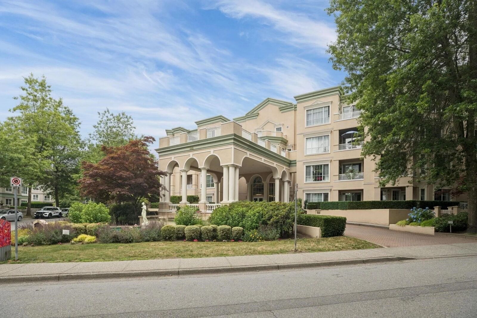 Property Photo: 2995 Princess Crescent 411 BC V3B 7N1