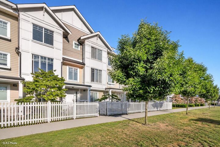 Property Photo:  7056 192 Street 6  BC V4N 6S6 