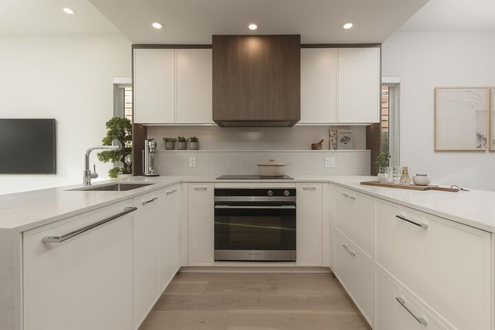 Property Photo: 382 W 45th Avenue BC V5Y 0P6