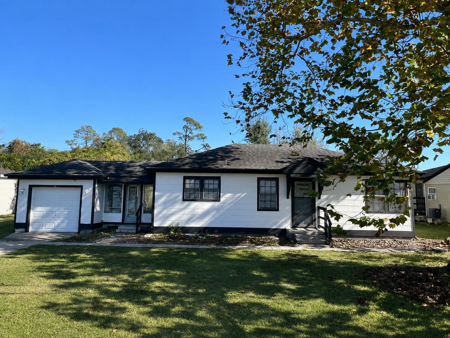 Property Photo: 5489 West Main Street LA 70364