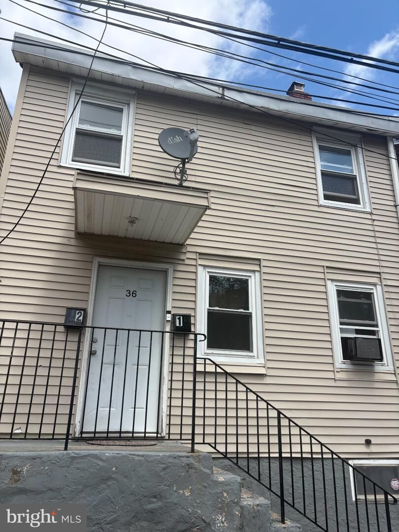 Property Photo:  36 Middle Rose Street 2  NJ 08618 