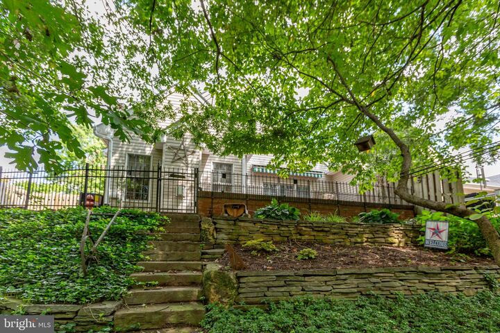 Property Photo: 9403 Dalmahoy Lane VA 22408