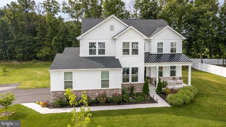 Property Photo: 1025 Mariwill Drive PA 18951